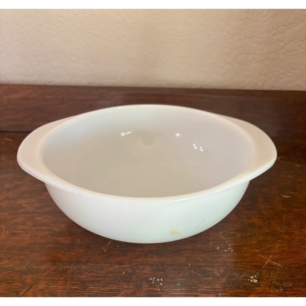 Vintage Pyrex #023 White Glass 1-1/2 Qt. Round Casserole‎ Baking Dish